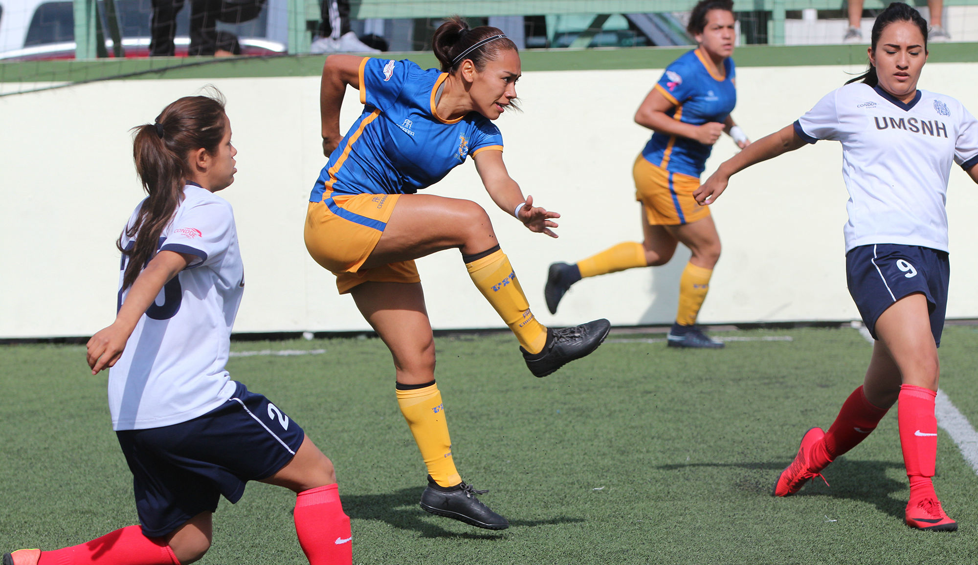 Tigrillas por medalla en futbol bardas