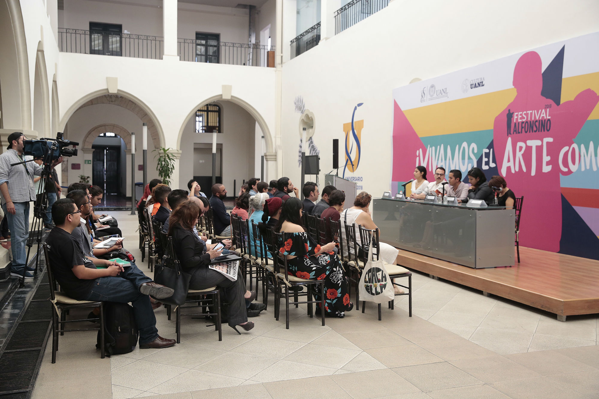 Jóvenes escritores desenmascaran a la muerte