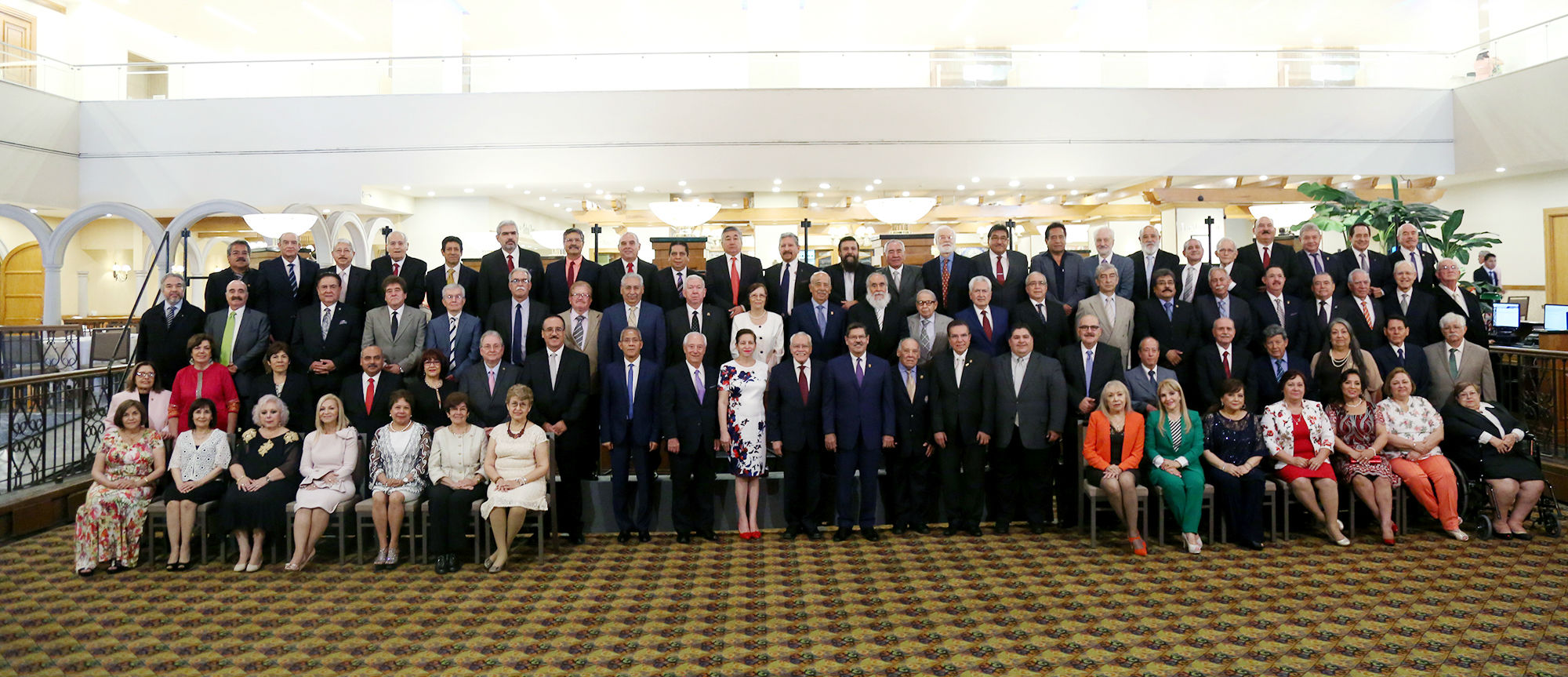 UANL reconoce labor educativa de sus maestros