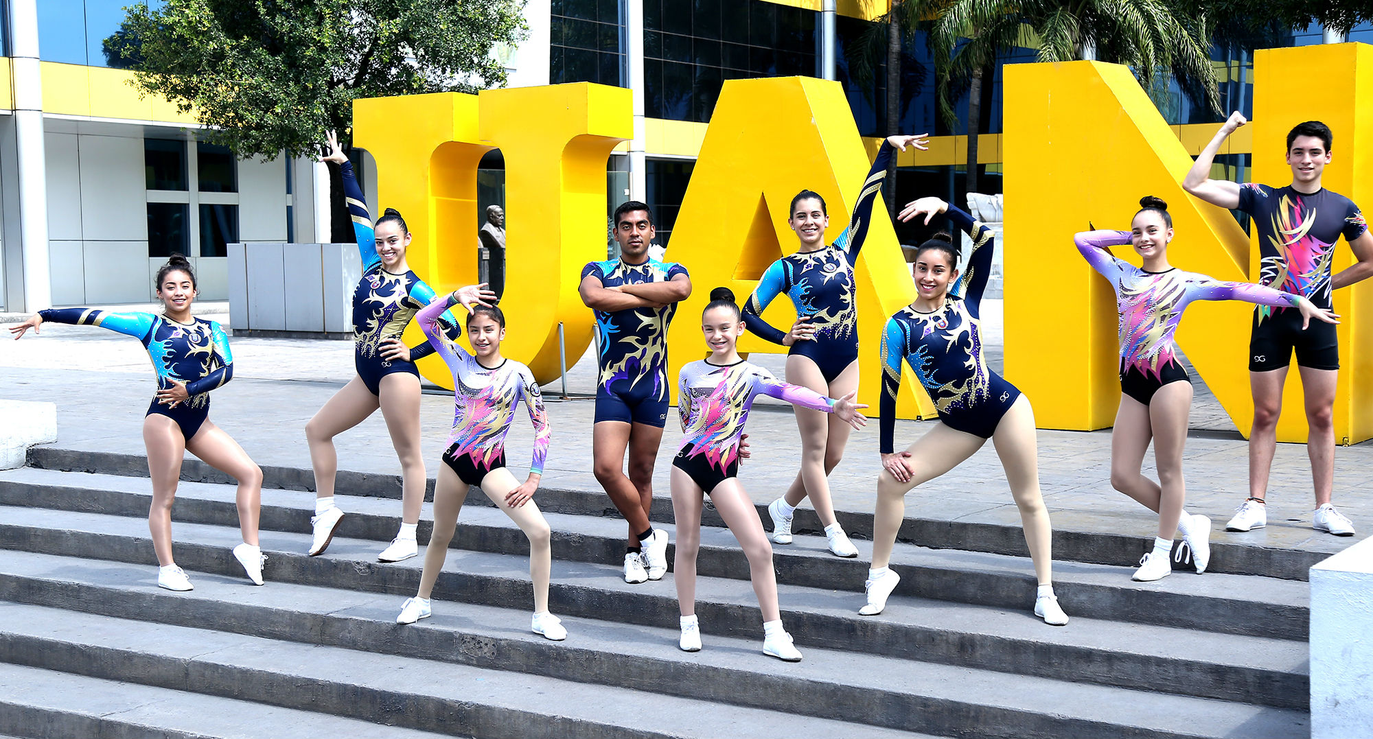 Gimnastas de la UANL representan a México en torneo internacional