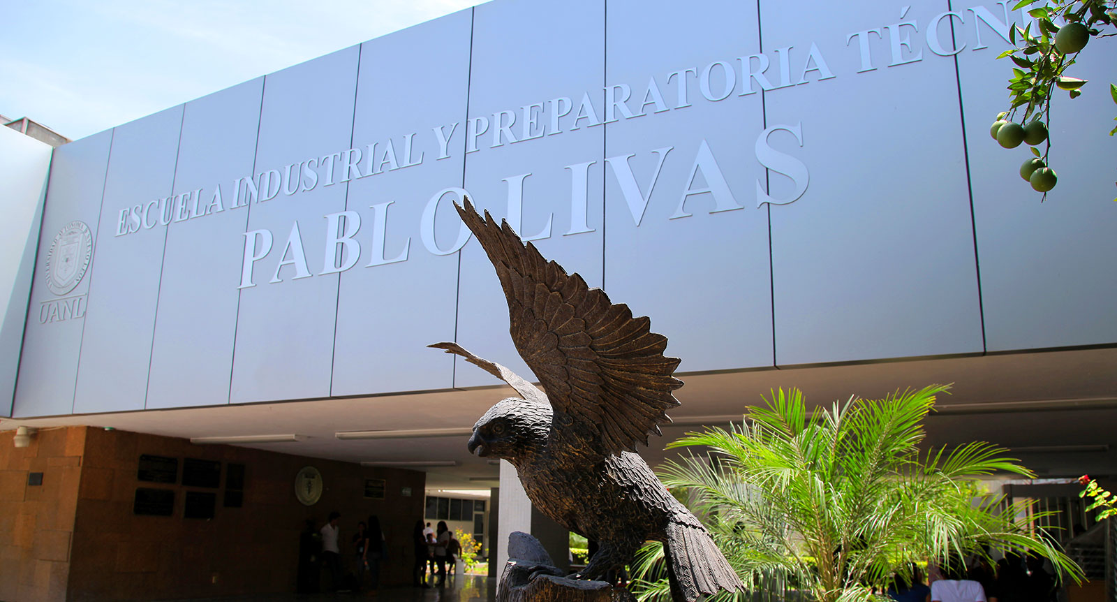 Escuela Industrial y Preparatoria Técnica “Pablo Livas” Centro