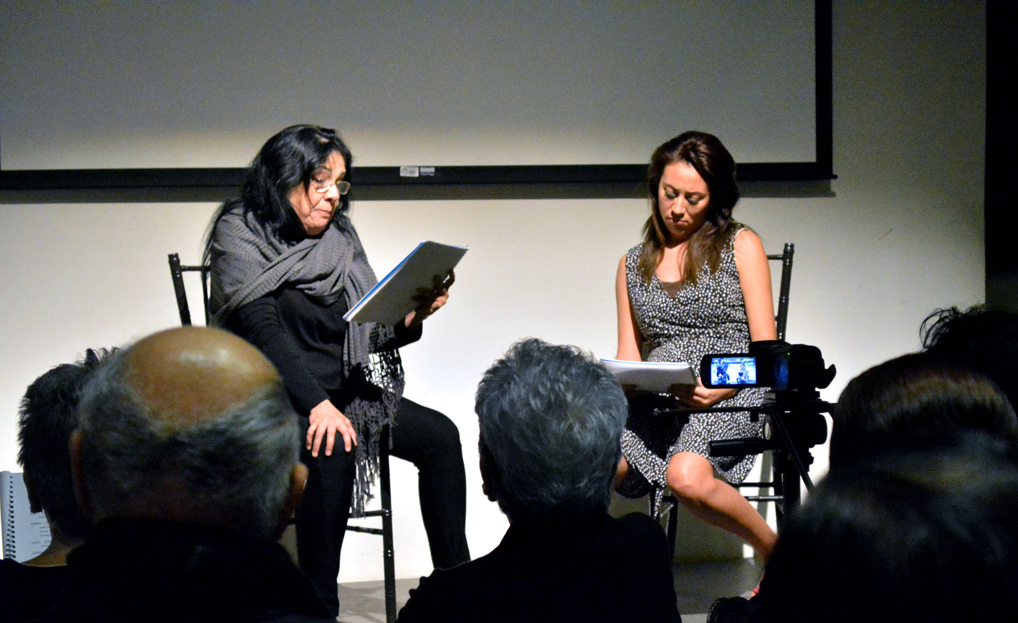 Dan lectura a obra de Blanca Laura Uribe