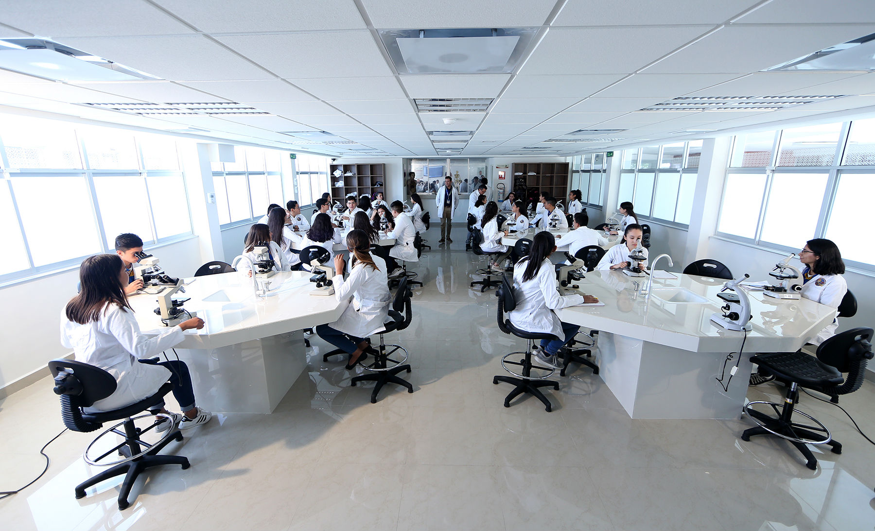 UANL consolida infraestructura académica en el nivel medio superior
