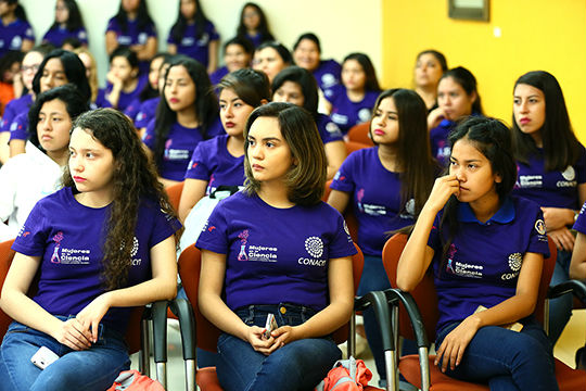 Alumnas de la UANL se involucran en ciencia y tecnología