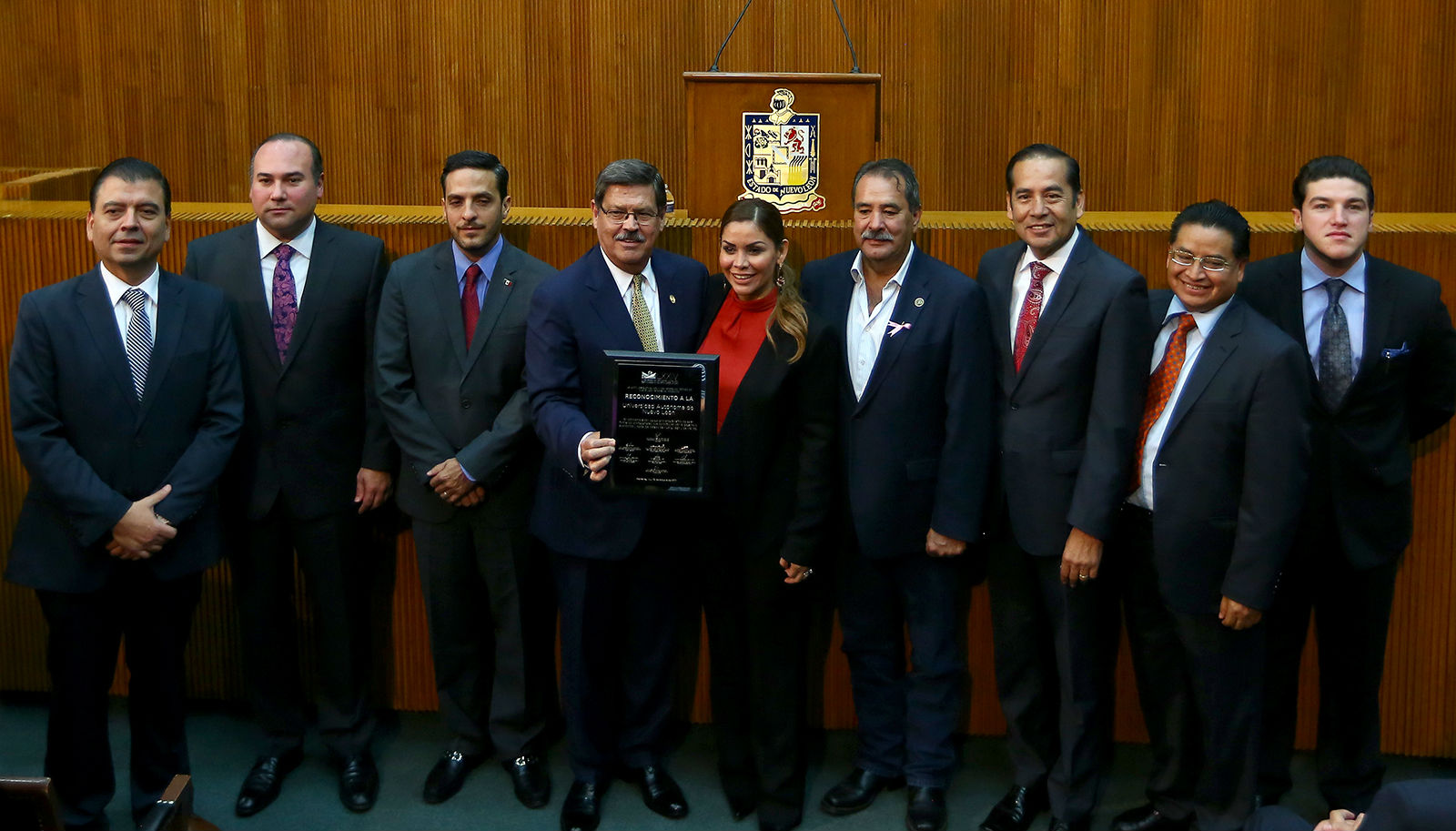 Congreso de Nuevo León honra a la UANL por aniversario