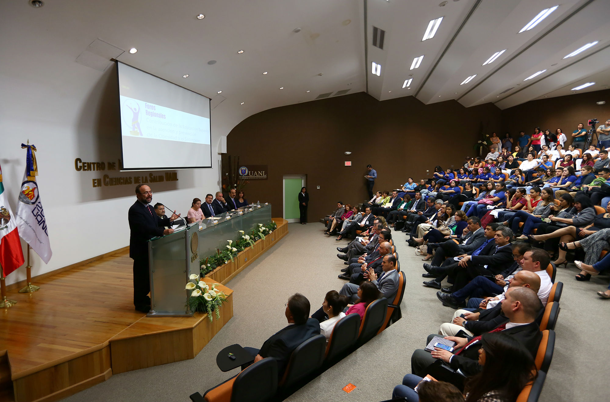 Se unen academia y entidades gubernamentales para combatir la obesidad en México