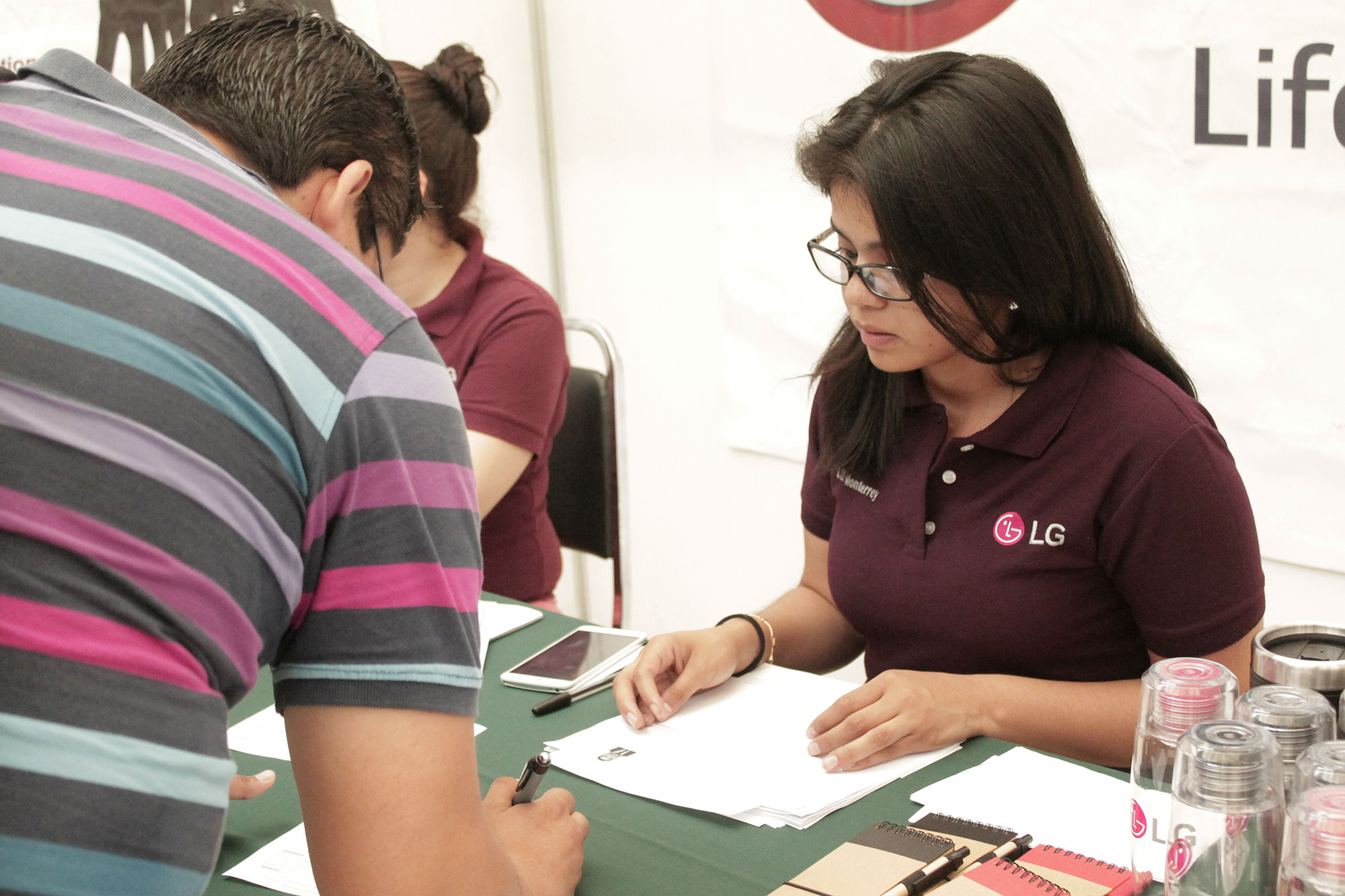 Se instalan empresas en FIME; ofrecen empleo