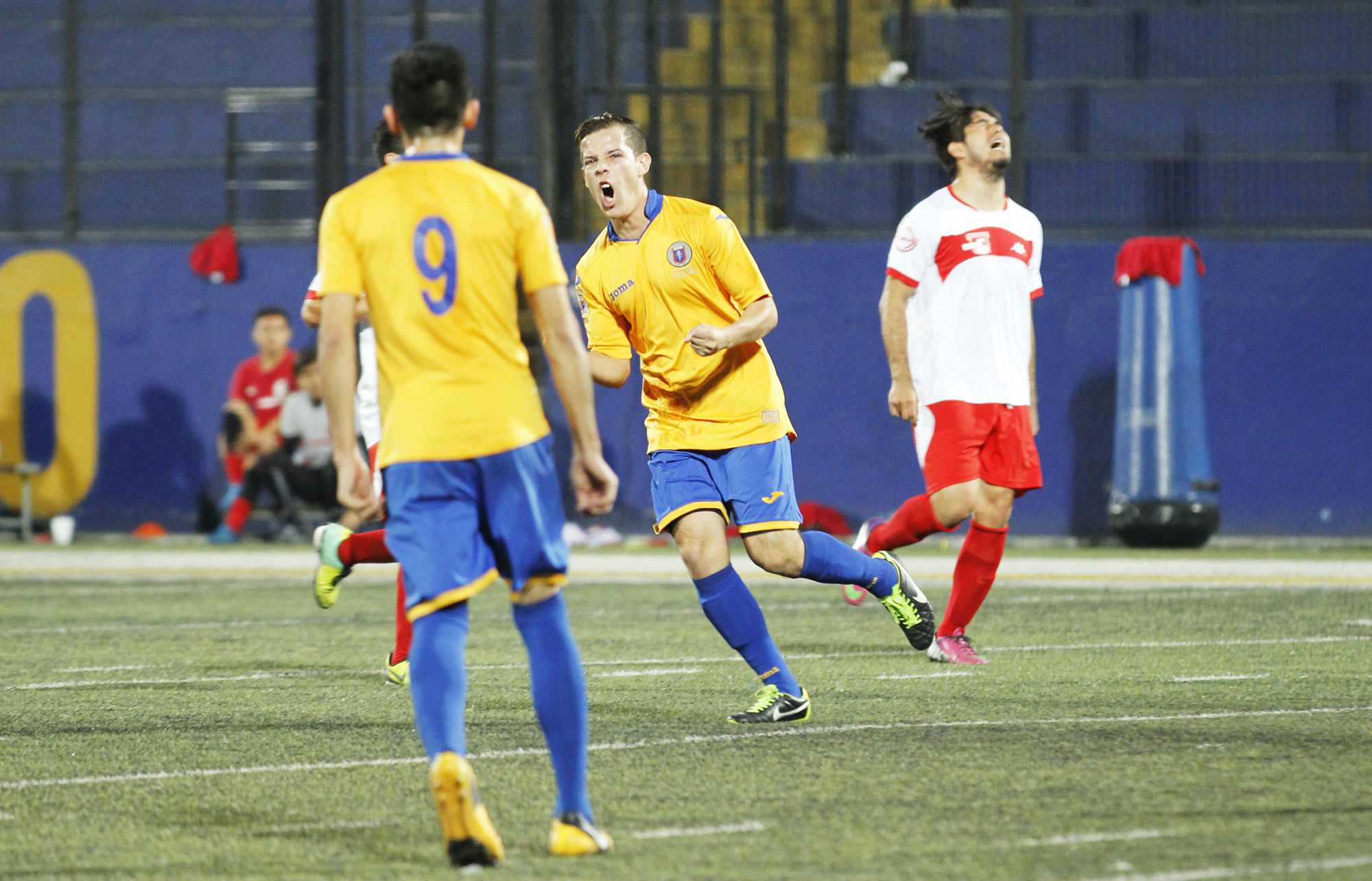 Dan primer zarpazo en futbol varonil