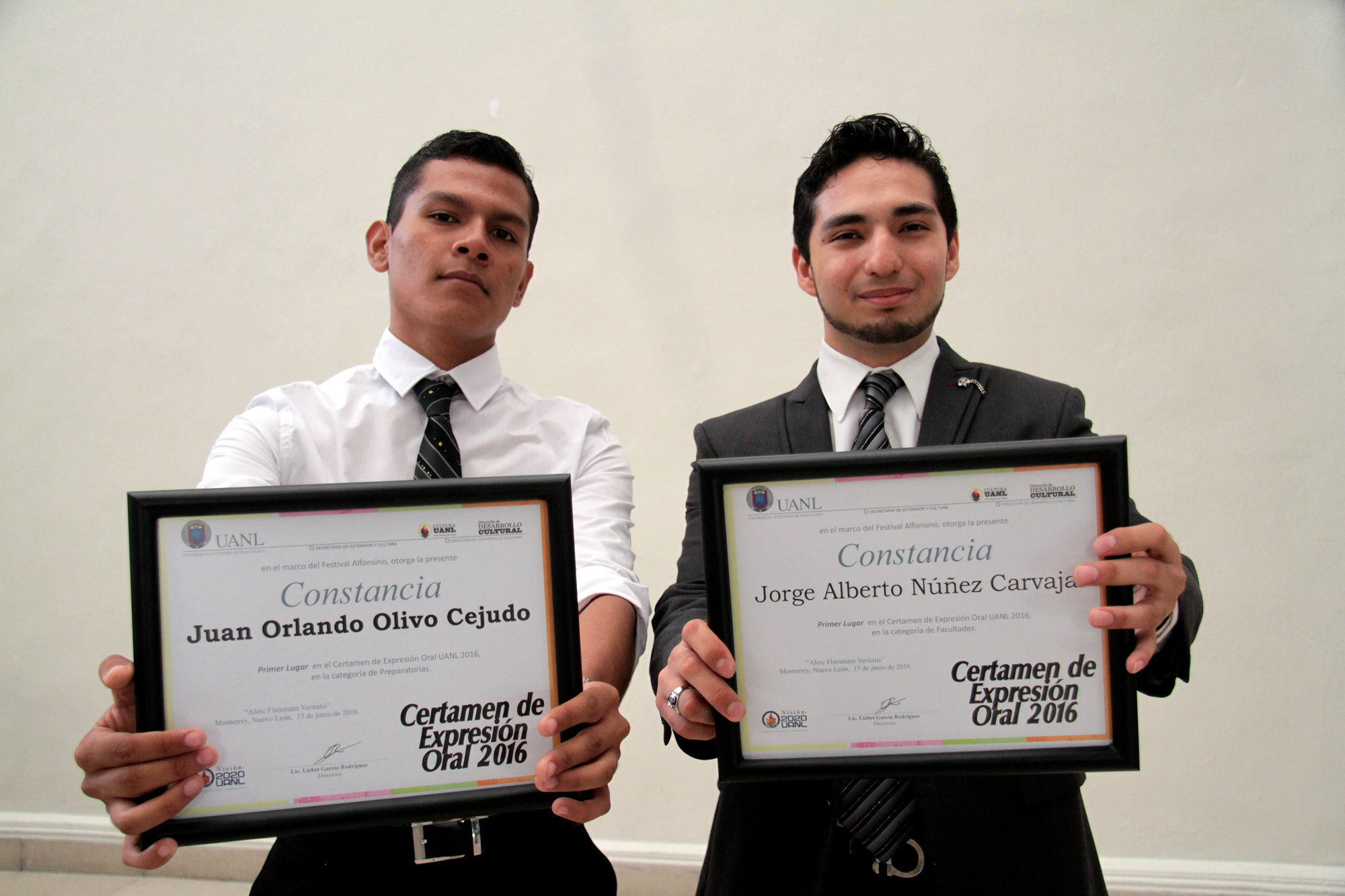 Premian a alumnos en concurso de oratoria