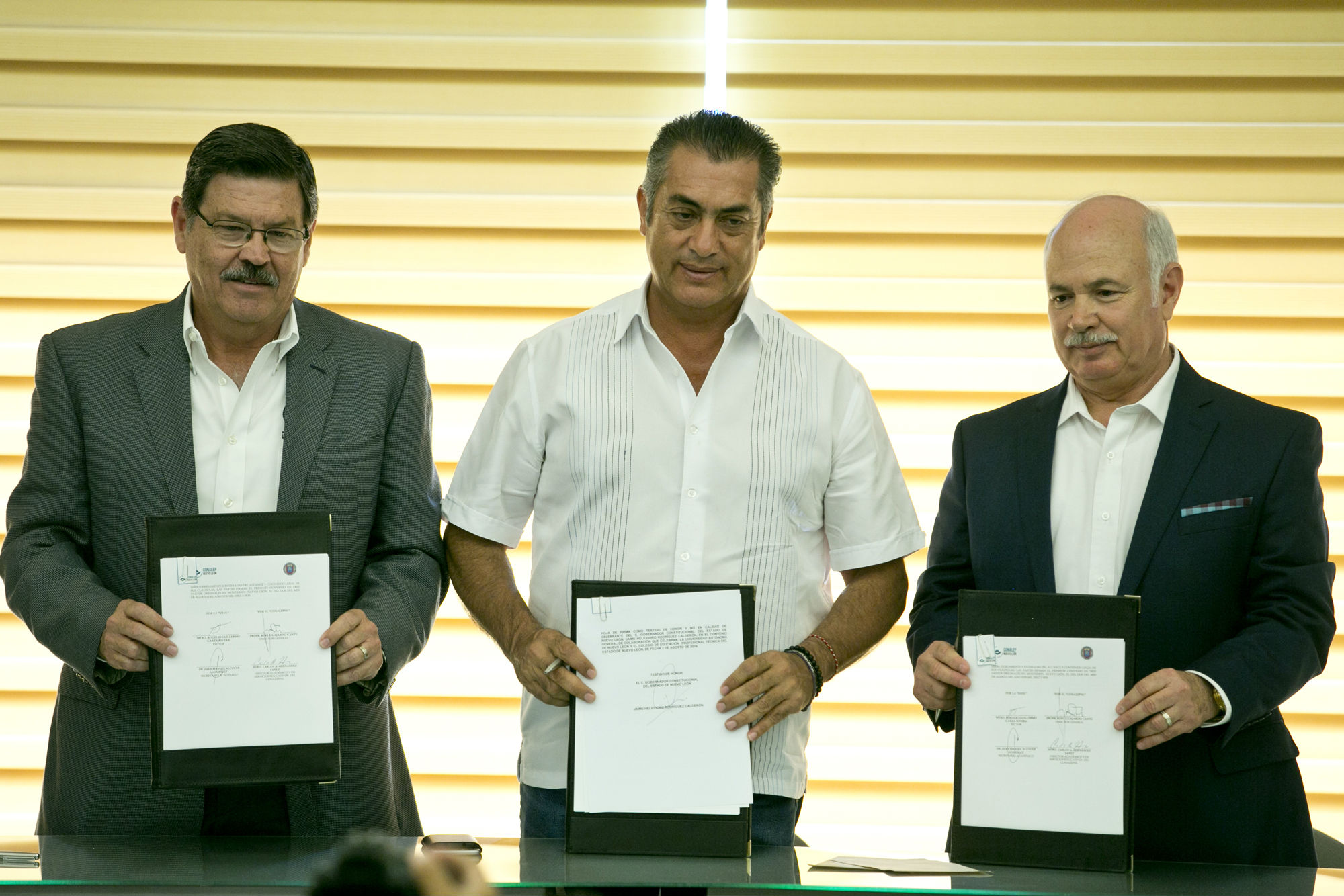 Firman convenio UANL y Conalep