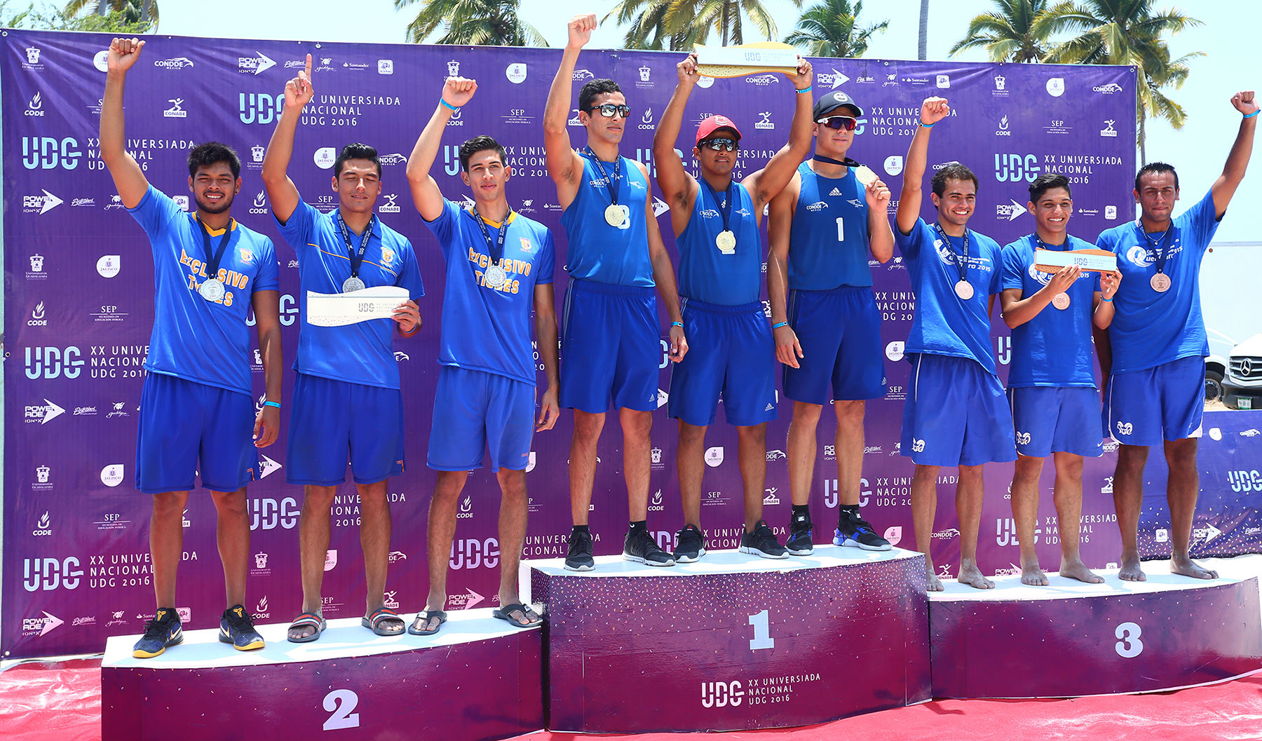 Plata y bronce en voleibol de playa