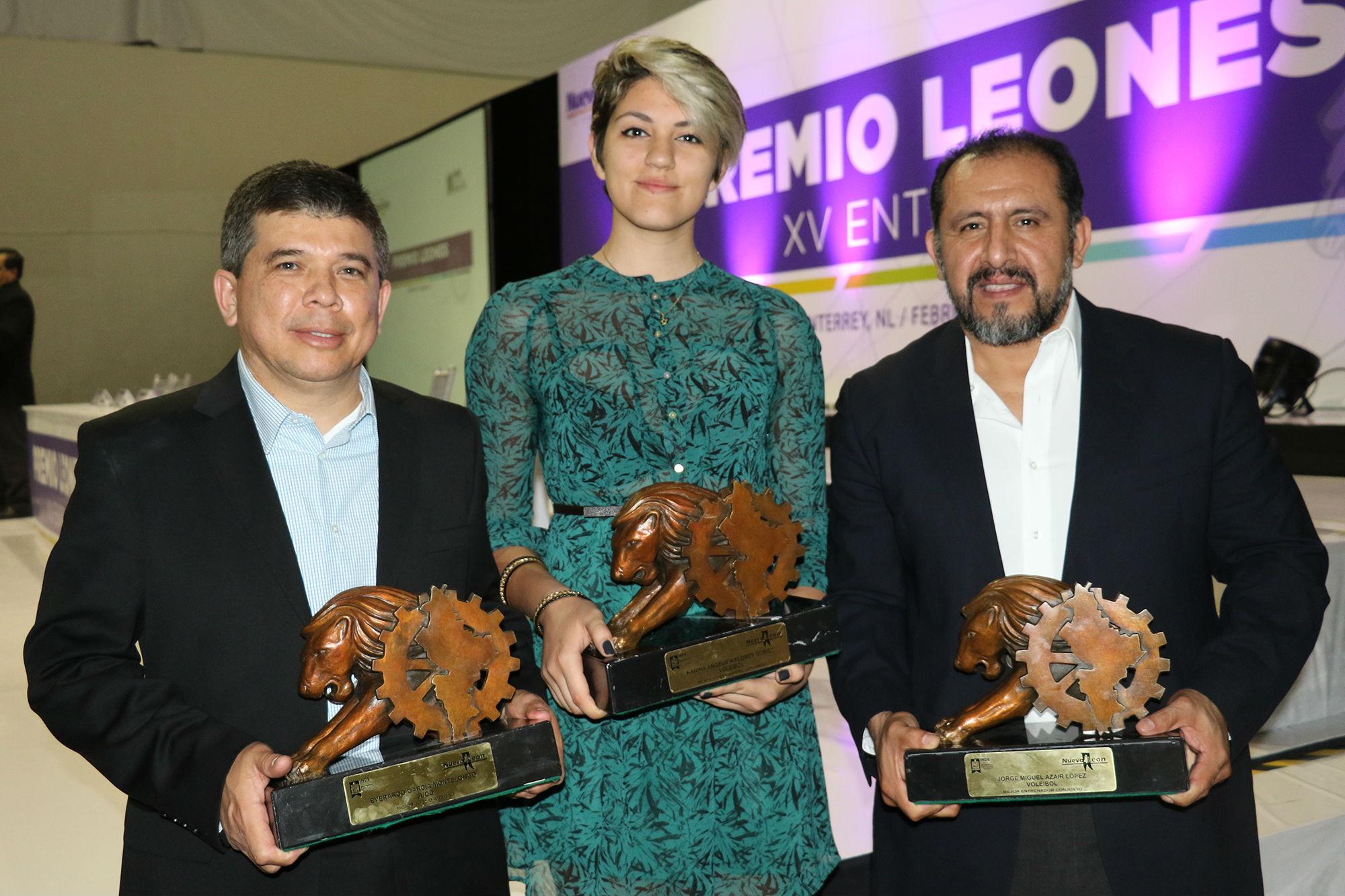 Reciben el Premio Leones 2015