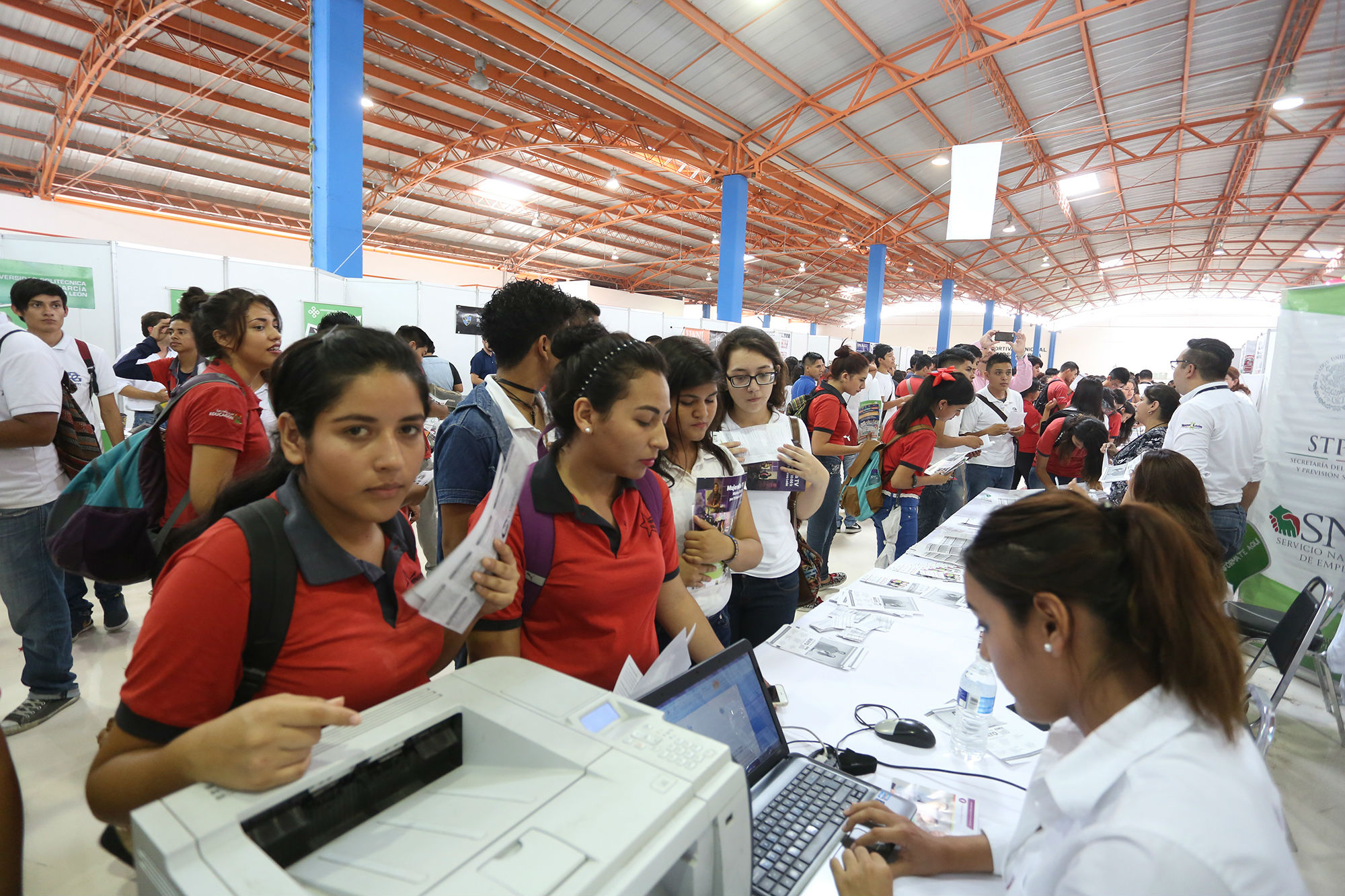 Participa UANL en Feria PROSPERA