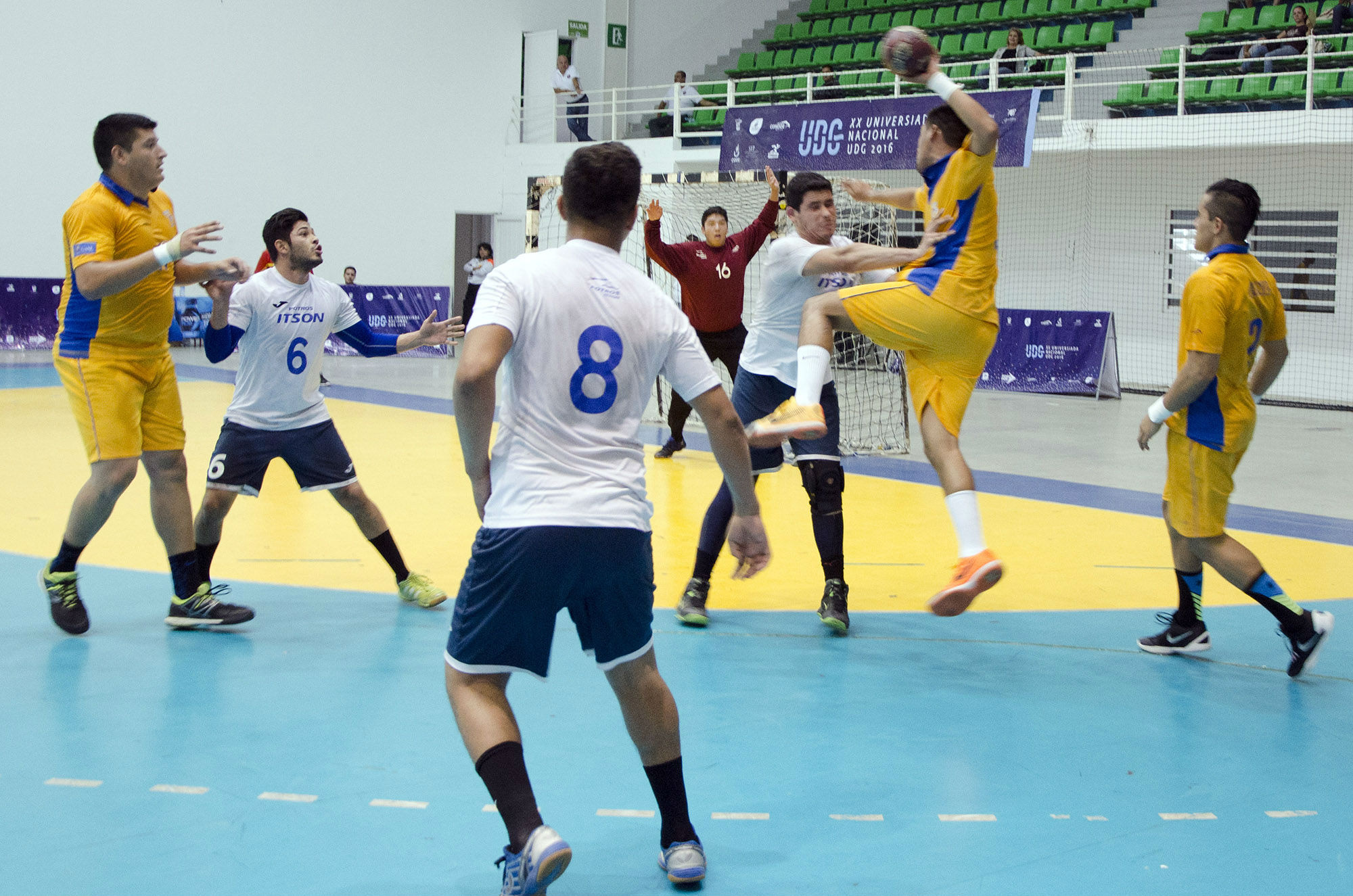 Se cuelgan la plata en handball varonil