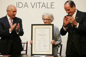 Expresa gratitud Ida Vitale a México y Alfonso Reyes