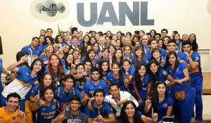 Dan banderazo a Universiada Nacional UANL 2015