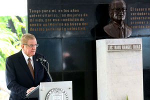 Raúl Rangel Frías es un guía que nos inspira - Universidad Autónoma de ...