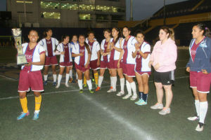 Triunfan Guerreras Aztecas