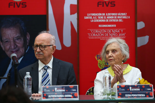 Galardonan en la UANL a Elena Poniatowska y a Alfonso Rangel Guerra