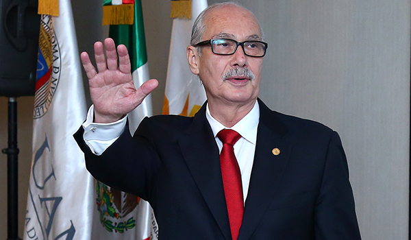 Designan a Francisco Garza como presidente de la Fundación UANL