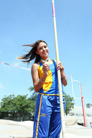 De gimnasta a garrochista campeona