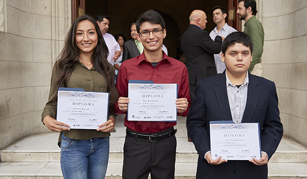 Premian sus jóvenes ideas filosóficas