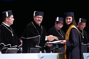 UANL reconoce a 106 egresados con el Mérito Académico
