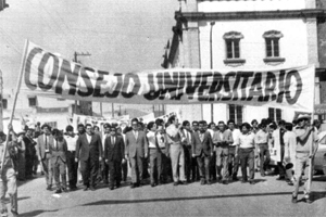 Cumple UANL 50 años de autonomía