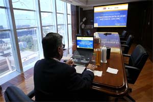 Comparte Rector de UANL estrategia digital en congreso internacional
