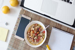 Mejora tu alimentación durante el “home office”