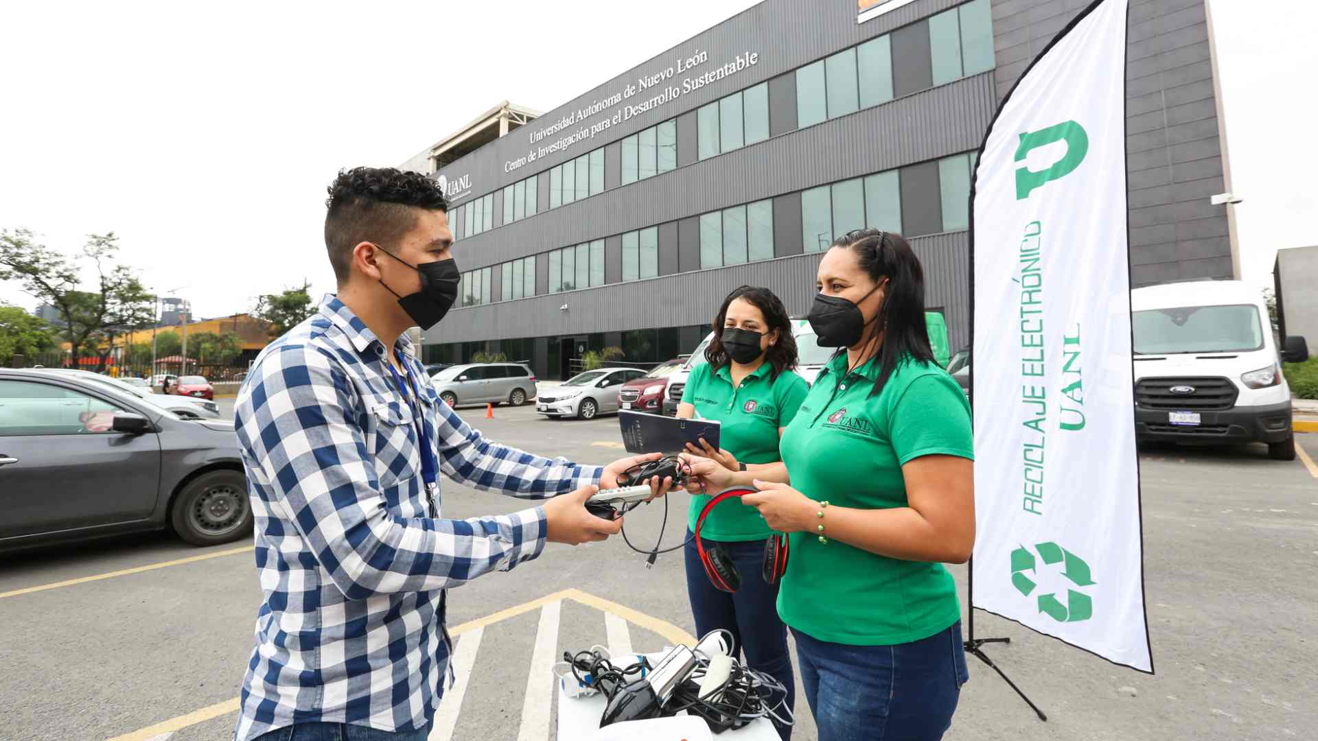 Invita UANL a campaña de reciclaje electrónico con causa