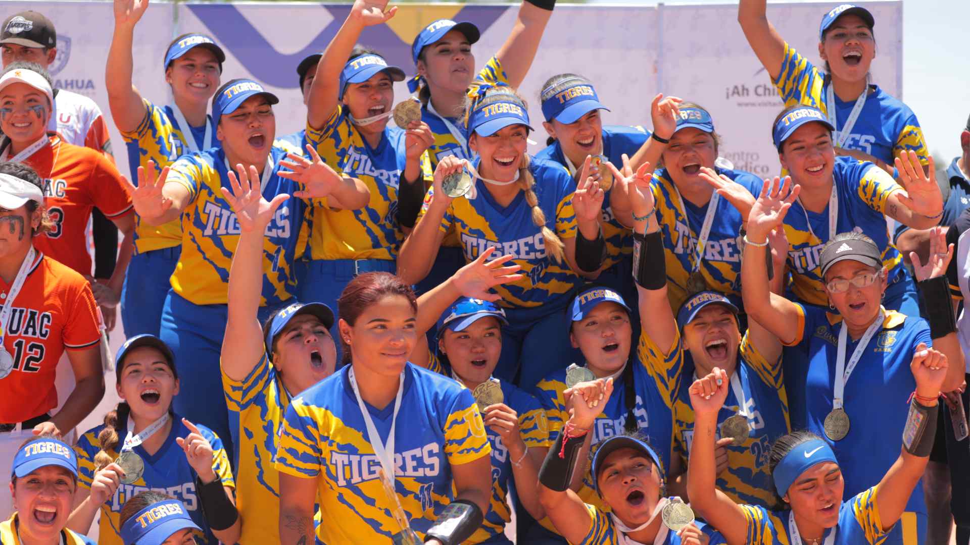 Acaba UANL con sequía de oro en el softbol