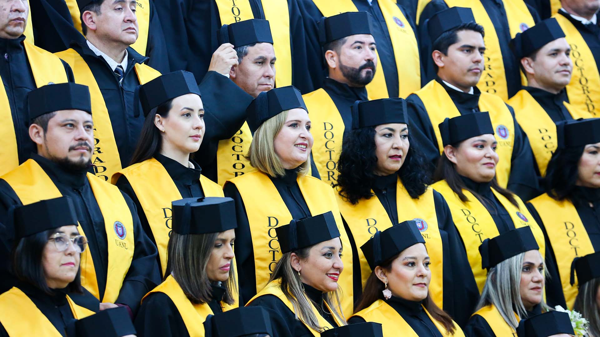 Obtienen 286 estudiantes grado de doctor en UANL