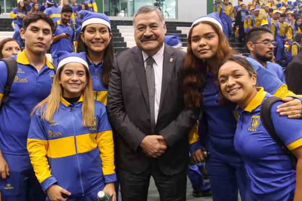 Felicita Rector a Tigres por triunfos de 2022