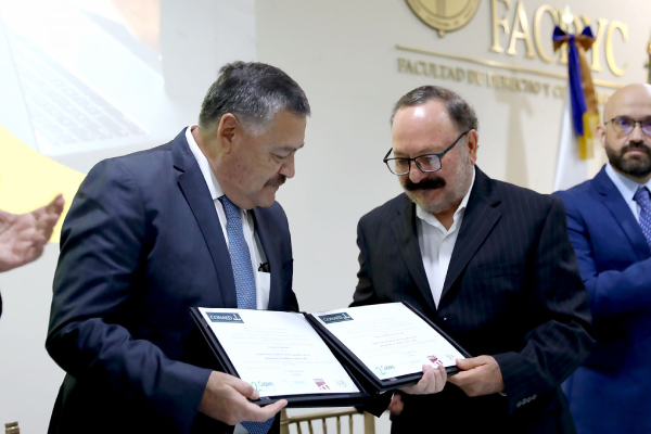 Recibe FACDYC acreditación de licenciatura en derecho en modalidad mixta