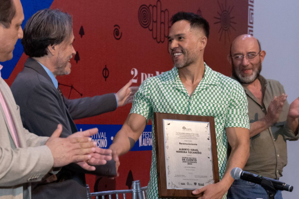 Recibe Alberto Herrera el Premio Nacional de Cuento “José Alvarado”