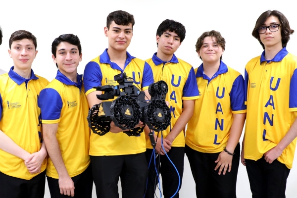 Van alumnos de UANL por un campeonato más a RoboCup 2023