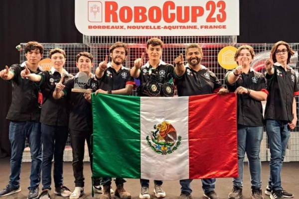 Gana UANL en torneo internacional de robótica en Francia