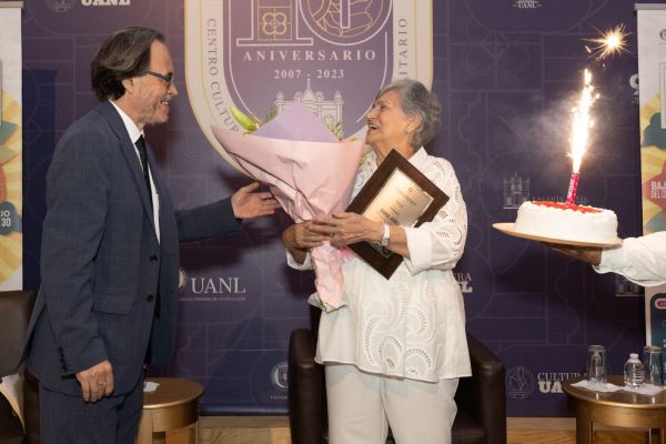 Celebran vida y obra de la maestra Saskia Juárez