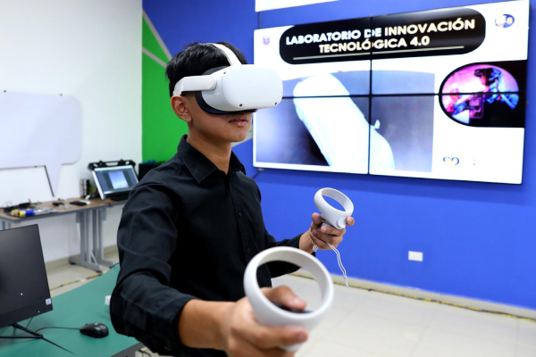 Inaugura UANL laboratorio de innovación tecnológica 4.0