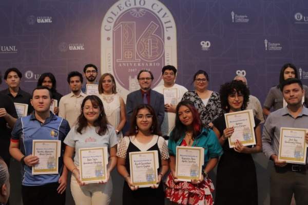 Premia UANL su talento artístico