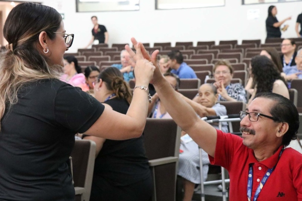 Procura CREAM de UANL asistencia y bienestar del adulto mayor