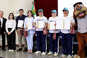 Recorre Sultanes femenil UANL en campaña contra el bullying