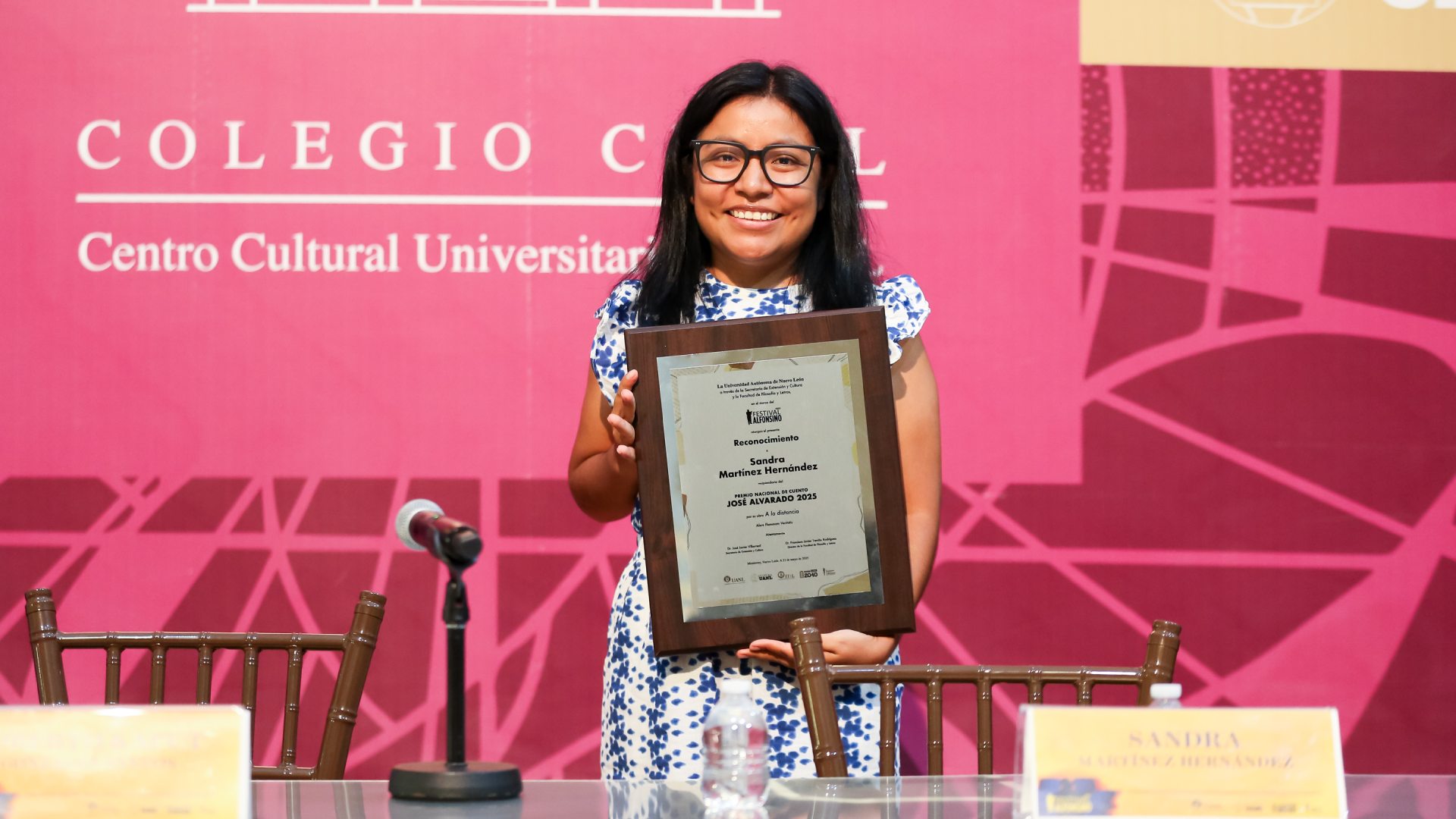 Dan a Sandra Martínez Premio Nacional de Cuento José Alvarado