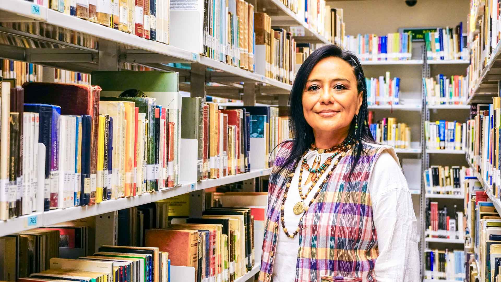 Obtiene catedrática de FFYL estancia literaria sobre Alfonso Reyes