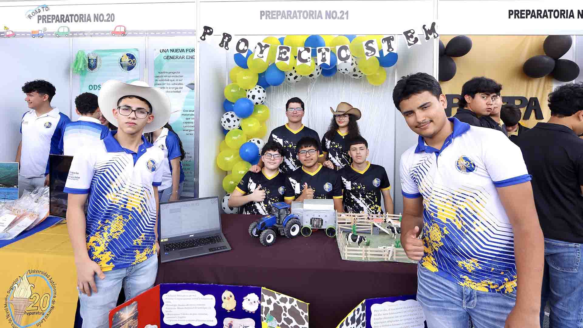 Exhiben en muestra habilidades STEM de alumnos de preparatoria