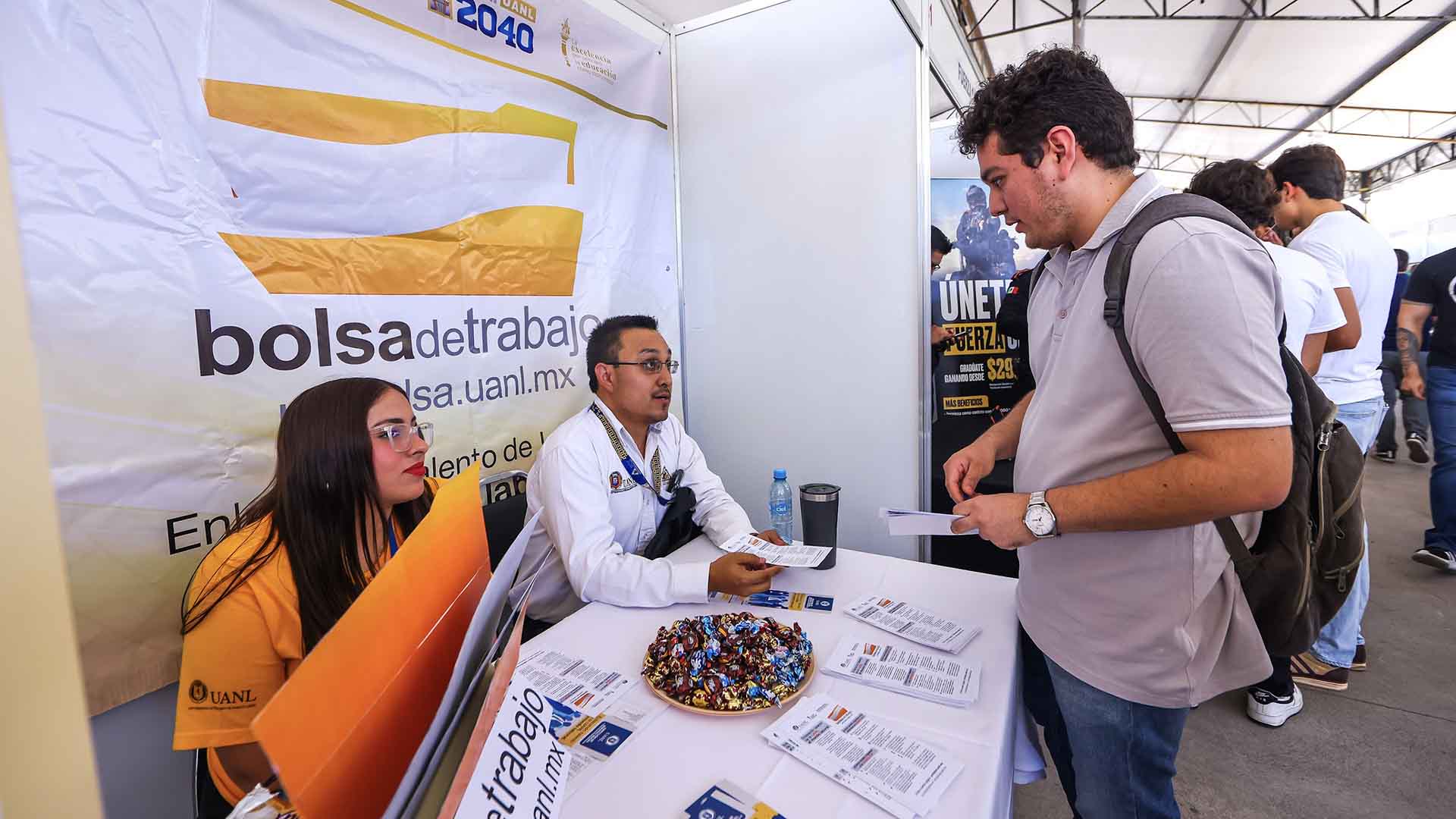 Vincula Feria Laboral a estudiantes con el sector productivo