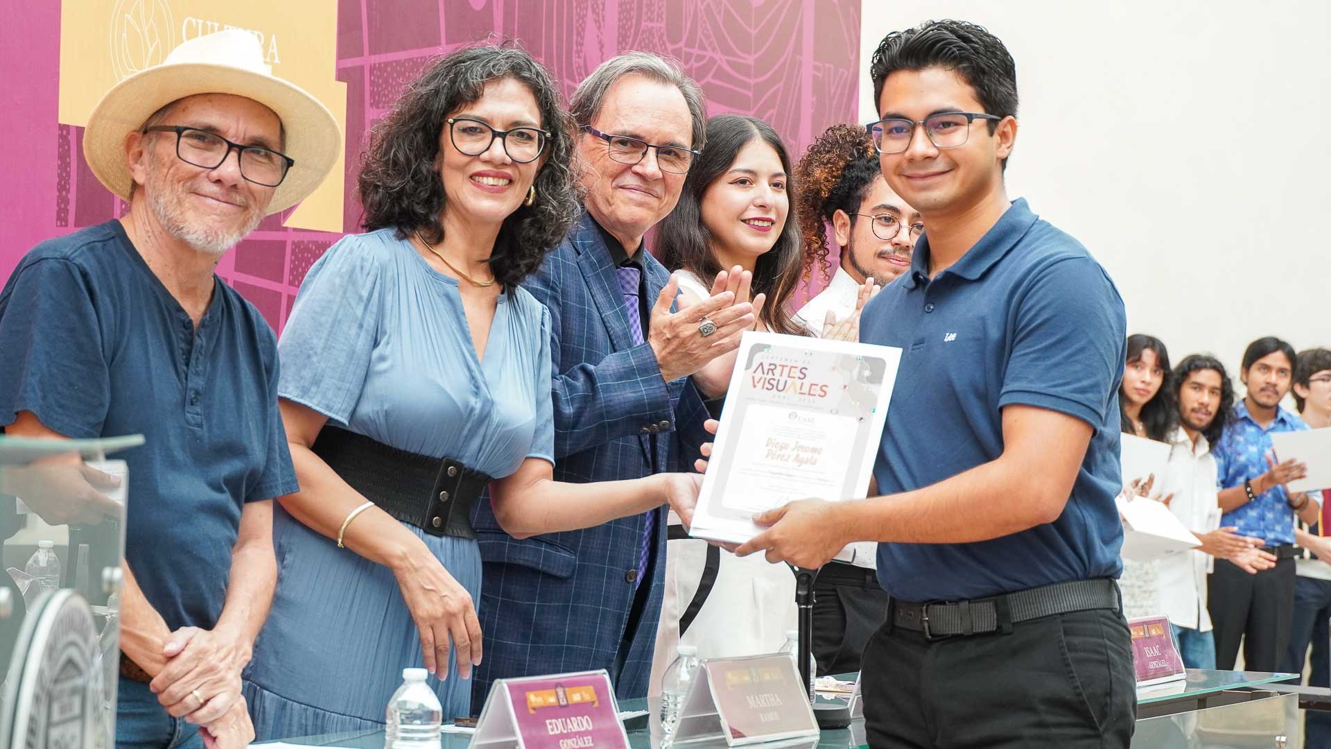 Premian técnica y originalidad en Certamen de las Artes Visuales