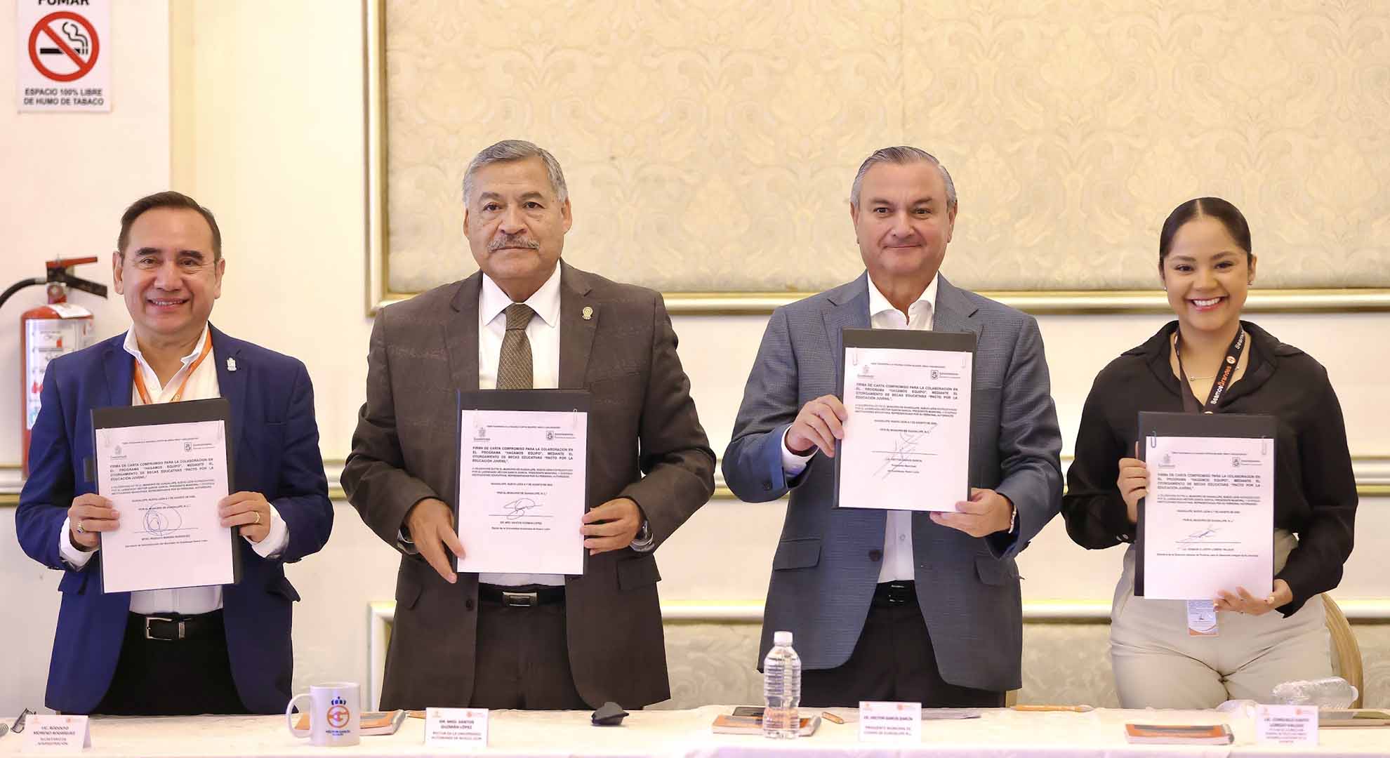 Firman pacto por la educación de los jóvenes de Guadalupe