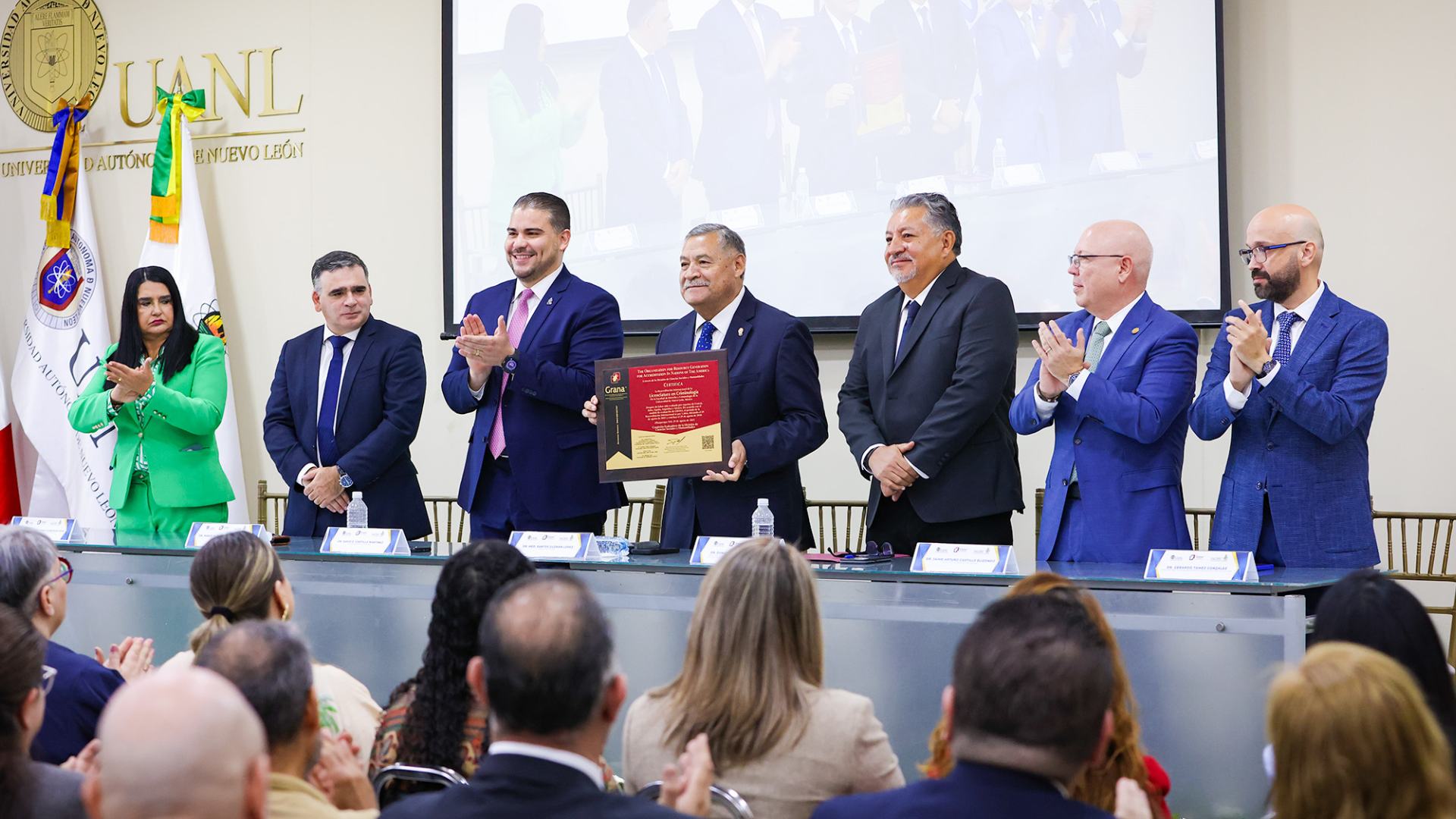 Reacredita GRANA las licenciaturas de Derecho y Criminología